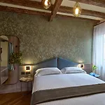 Residenza Favaro Hotell *