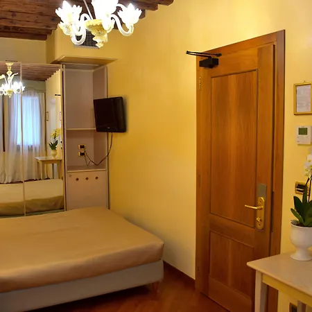 Residenza Favaro فندق *