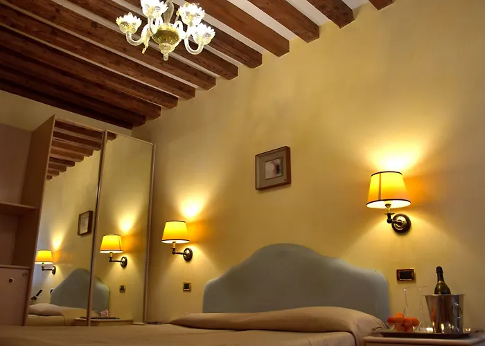 Residenza Favaro Hotel *